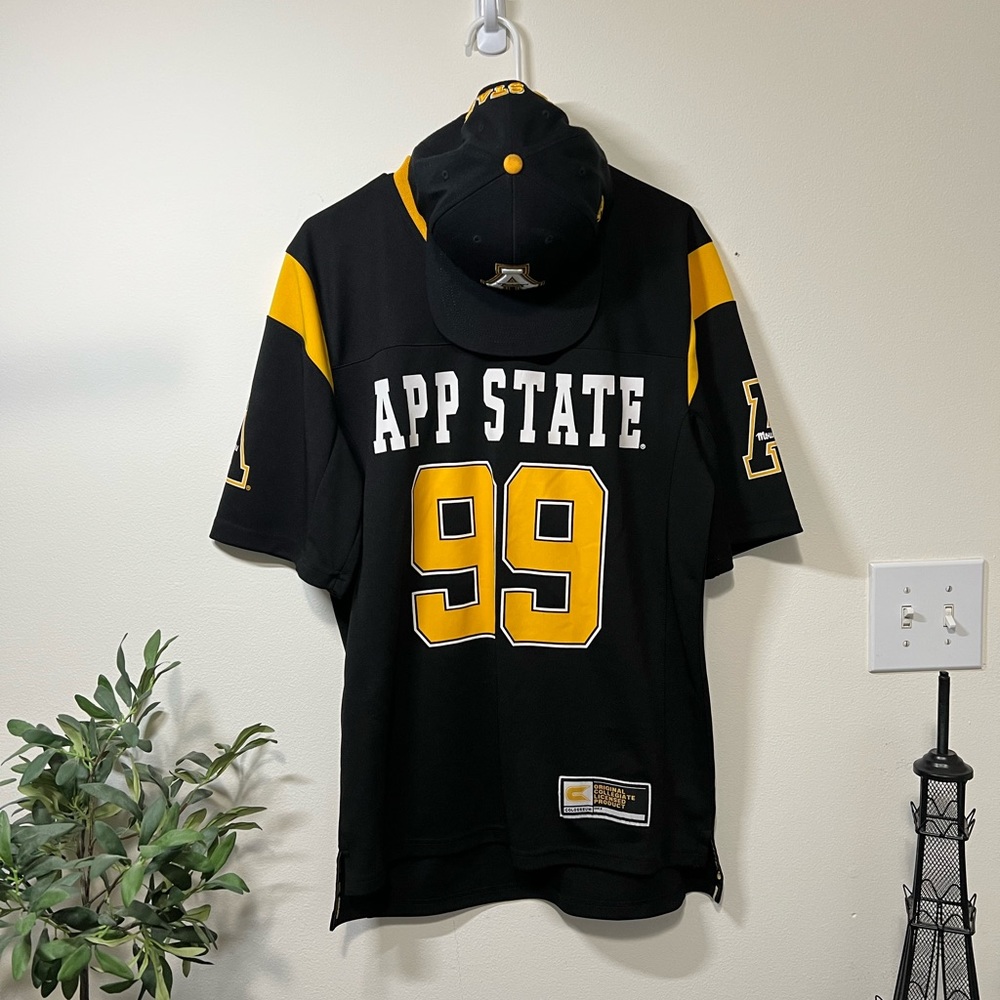App state Jersey and hat